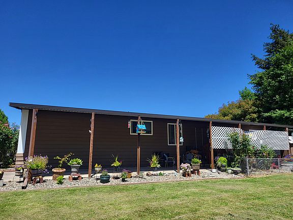 3rd image of 327 Sandlewood Dr #A
