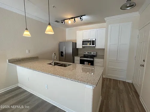 8290 Gate Pkwy #1314 Photo 1