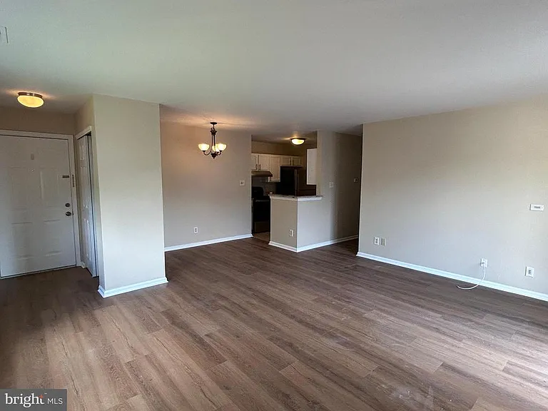 504 Britton Pl — Photo 5