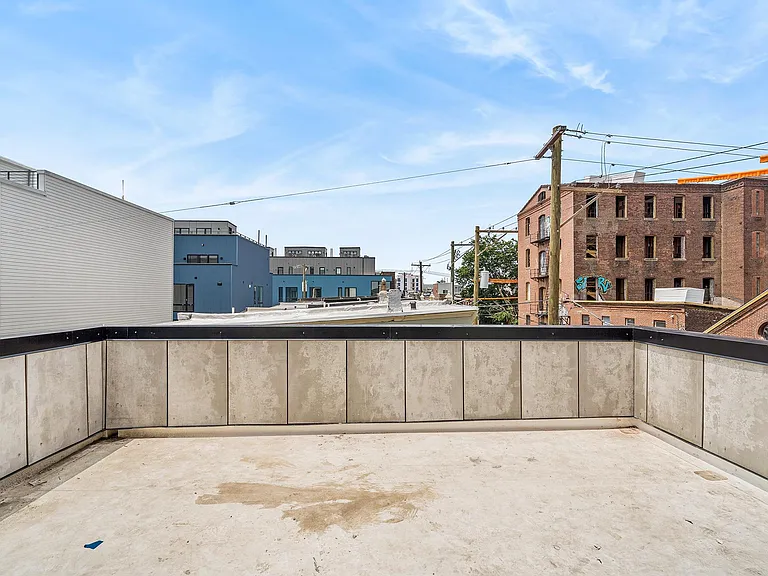 1772 N Front St #3 — Photo 33