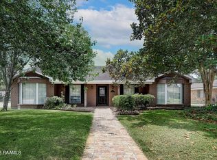 110 Oakwood Dr, Franklin, LA 70538
