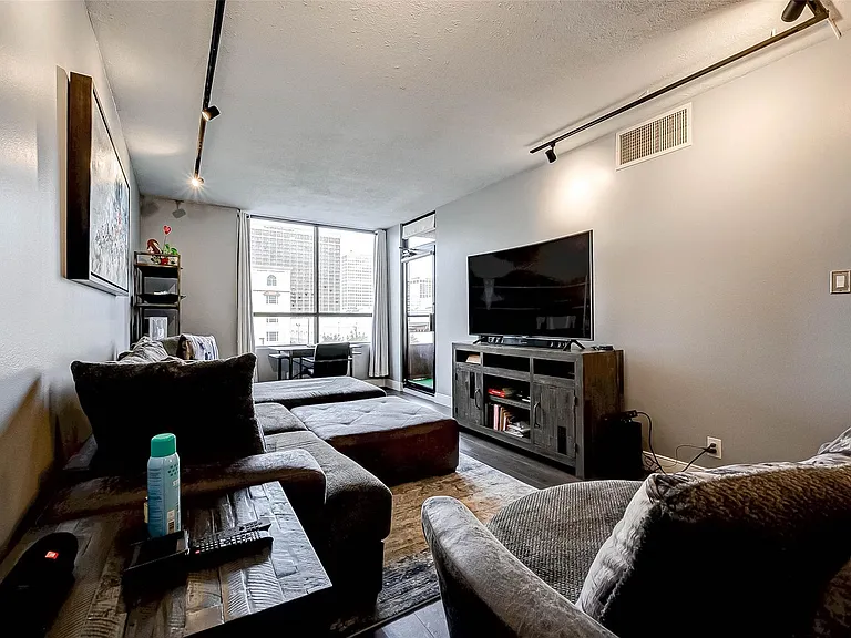 5150 Hidalgo St #402 — Photo 27