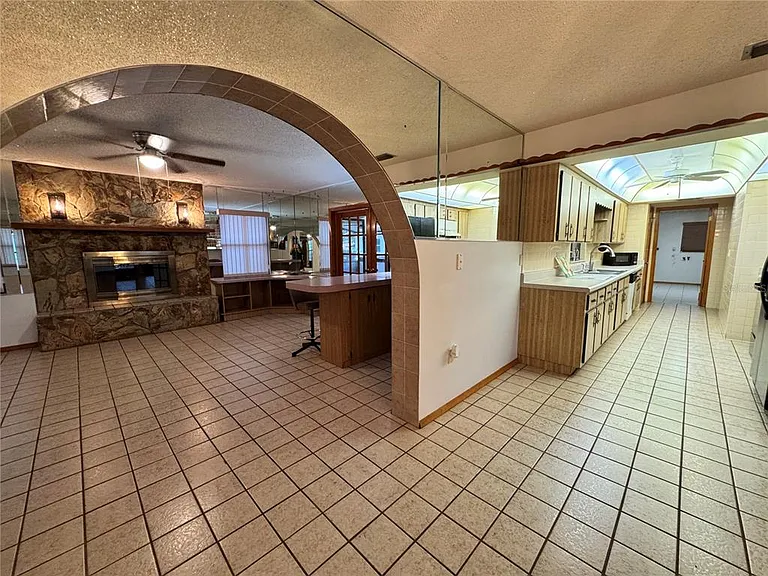 8225 E Highway 25 — Photo 32