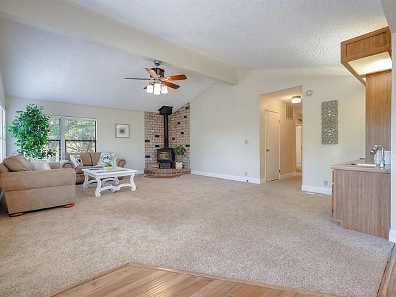 3rd image of 5221 Majestic View Ct