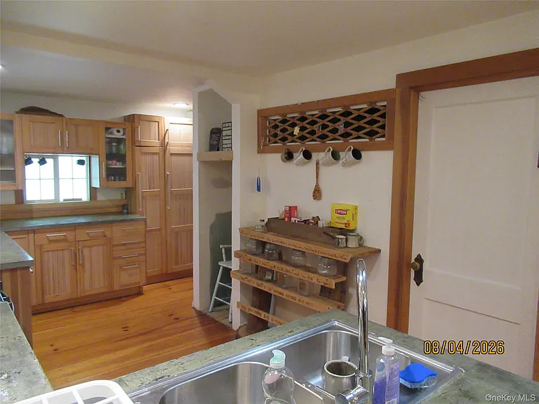 463 Mountain Rd — Photo 6