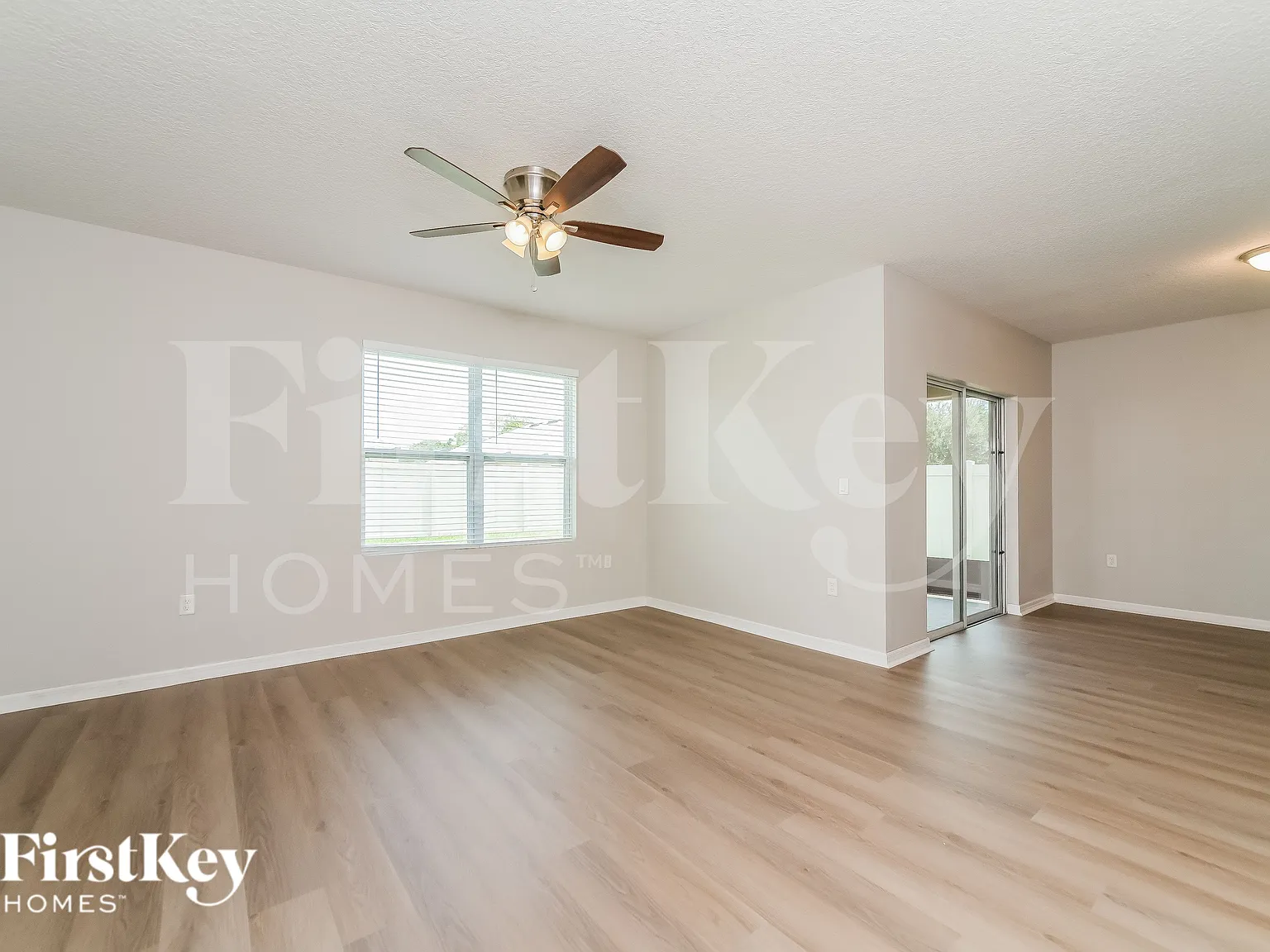 4 bed, 2.0 bath, 1851 sqft, $2,130 — Photo 3