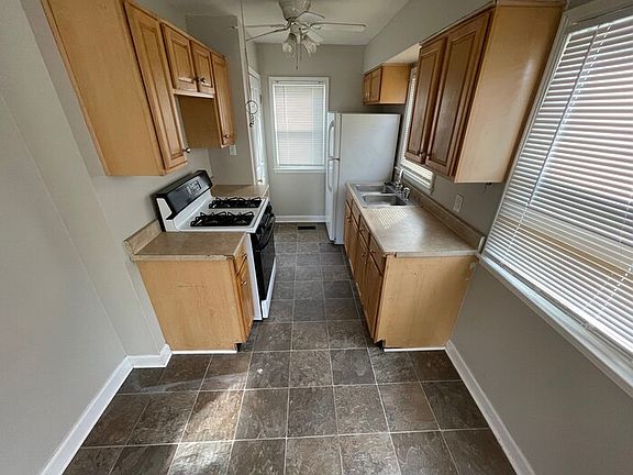 4th image of 1273 Weller Ave