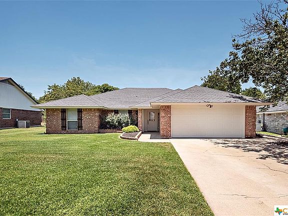 2nd image of 3005 Oakwood Dr