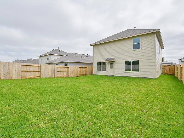 18546 Cepagatti Dr — Photo 36