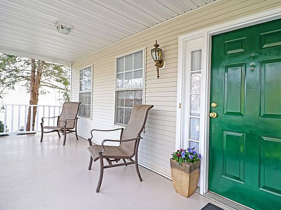 4th image of 1148 Edenbridge Way
