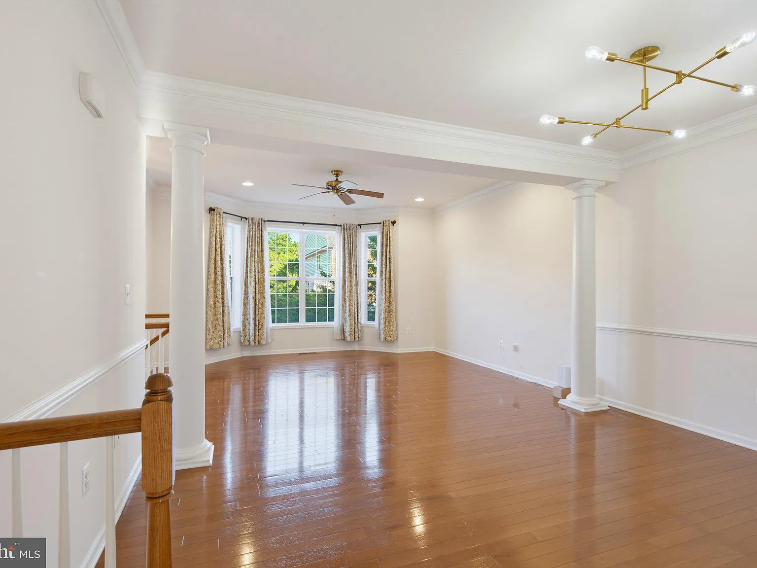 3 bed, 3.5 bath, 2715 sqft, $3,350 — Photo 2