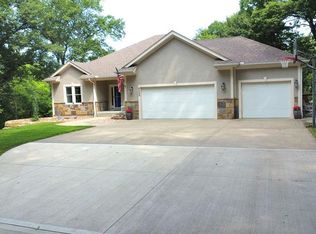 9224 Liggett Rd, Kansas City, KS 66109