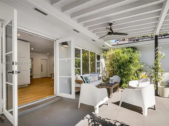 1010 Placetas Ave — Photo 12