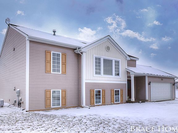3rd image of 7419 Black Pine Dr NE