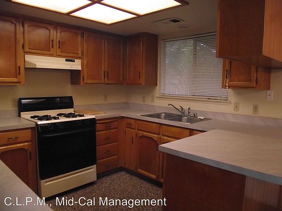 5th image of 2422 W Packwood Dr