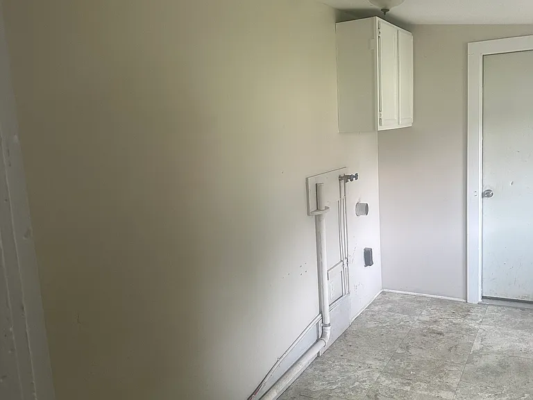 4476 Apulia Rd — Photo 6