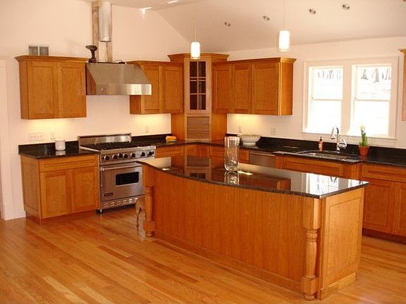 Kitchen (Viking Range, Sub-Zero Fridge, Granite)