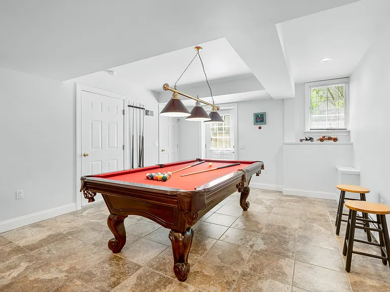 525 Carroll Ave — Photo 26