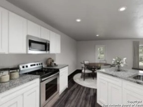 4th image of 705 Mariposa Lane