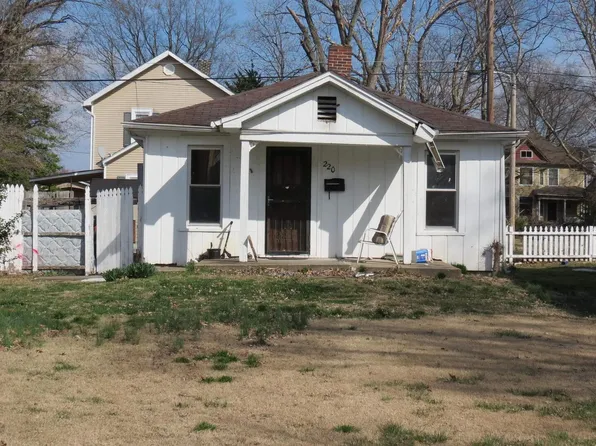 220 S Division St, Du Quoin, IL 62832