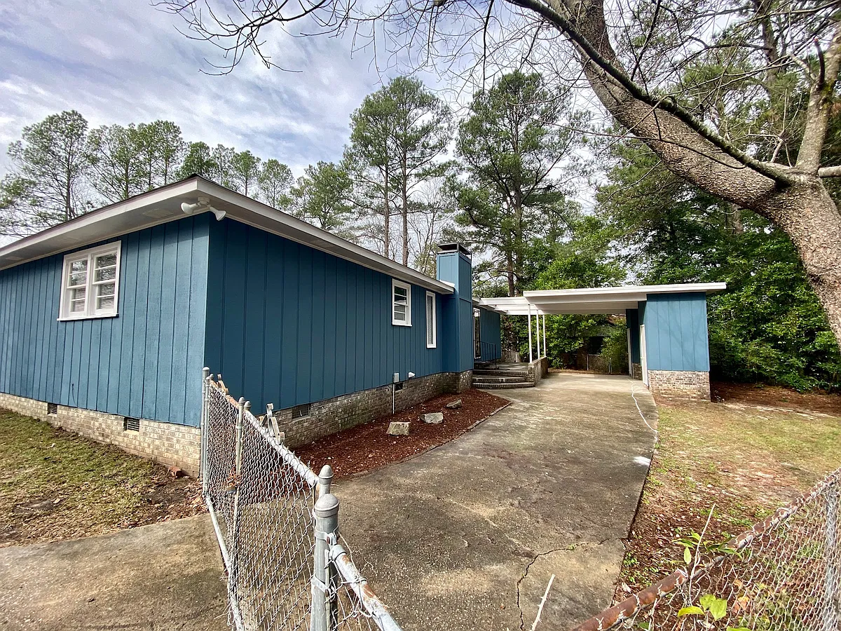 Building Photo - 100 Penny Ln