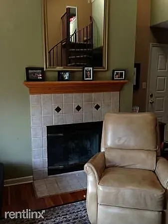 2 bed, 1434 sqft, $2,100 — Photo 2