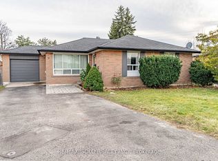 11 Durham Cres, Brampton, ON L6T2X7