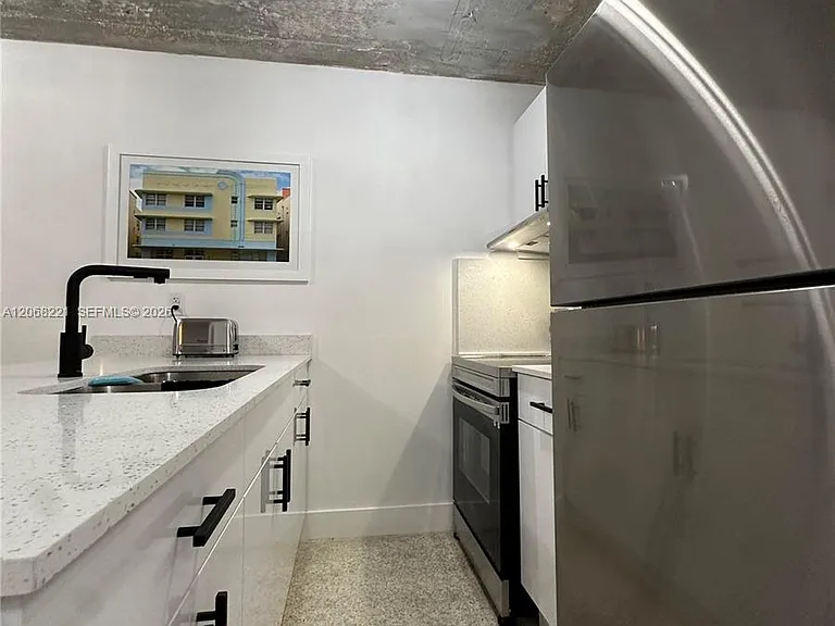 190 NW 69th St #6 — Photo 13
