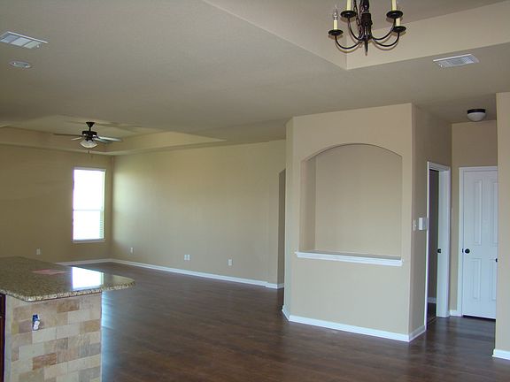 4th image of 2913 Post Oak Cir