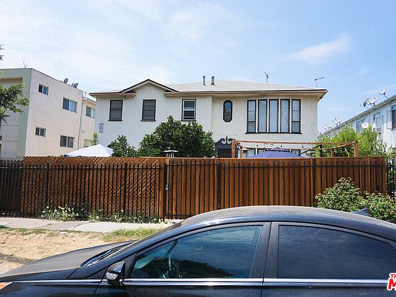 3rd image of 1641 N Hobart Blvd
