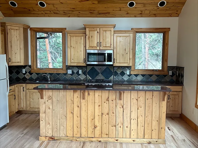 1381 Hill Rd — Photo 3