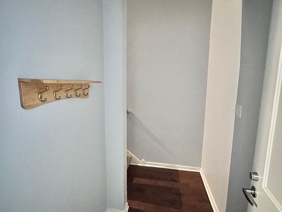 4th image of 445 Wacouta St Unit 201