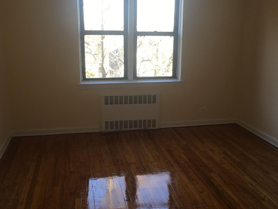 1st image of 86-20 Park Ln
