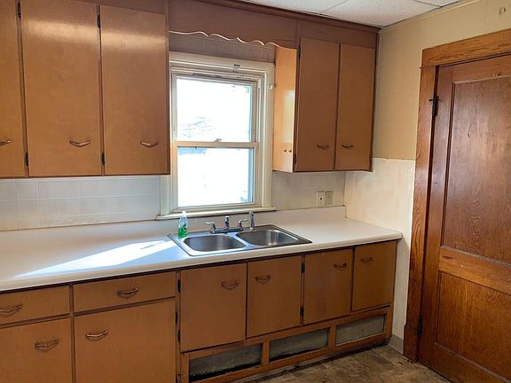 5th image of 2027 Forest Ave