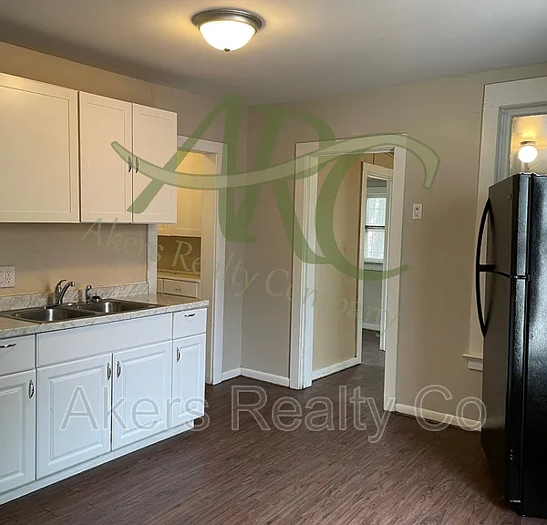 1216 Cedar St — Photo 5