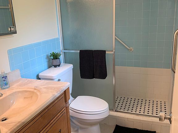 4th image of 4124 NW 18th Pl