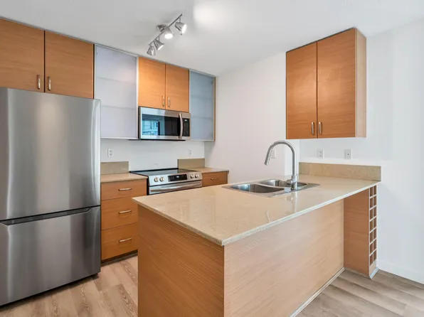 928 Homer St #1601, Vancouver, BC V6B 1T7