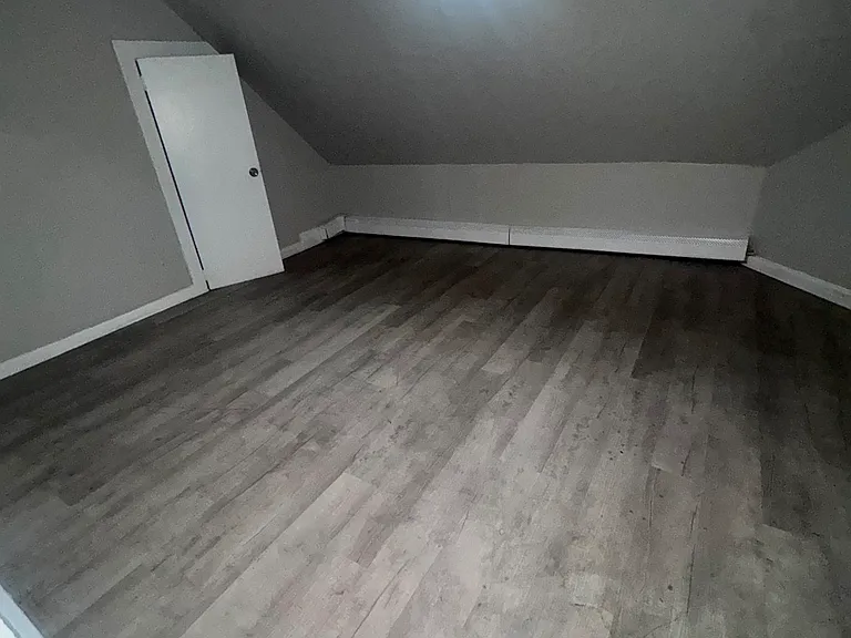 1092 E Main St — Photo 11