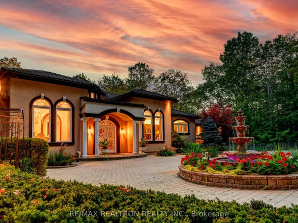 38 Bridgewater Dr, Richmond Hill, ON L4E 3N4