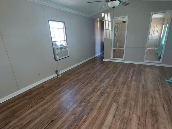 4th image of 1365 Wedgewood Dr