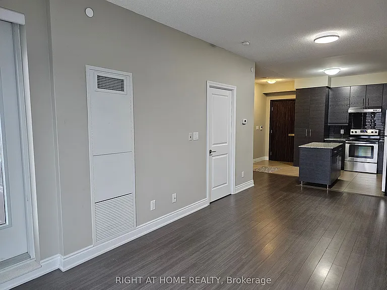 325 S Park Rd #511 — Photo 8