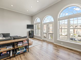 42738 Montevista Sq, Leesburg, VA 20176