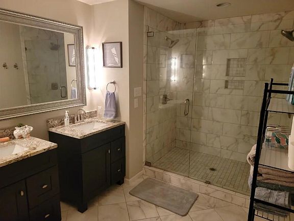 2nd image of 5235 Oakhill Dr