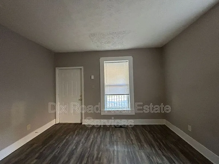 609 18th Ave — Photo 7