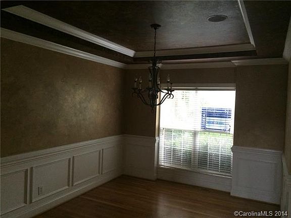 4th image of 9832 Arlington Oaks Dr