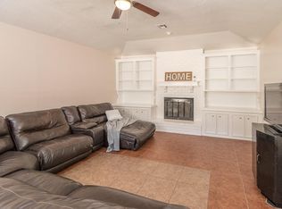 57 Artesian Oaks Dr, Conroe, TX 77304