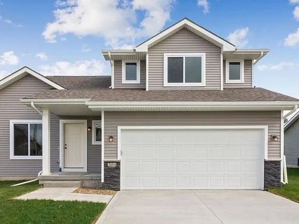 3307 Locust St SW, Bondurant, IA 50035