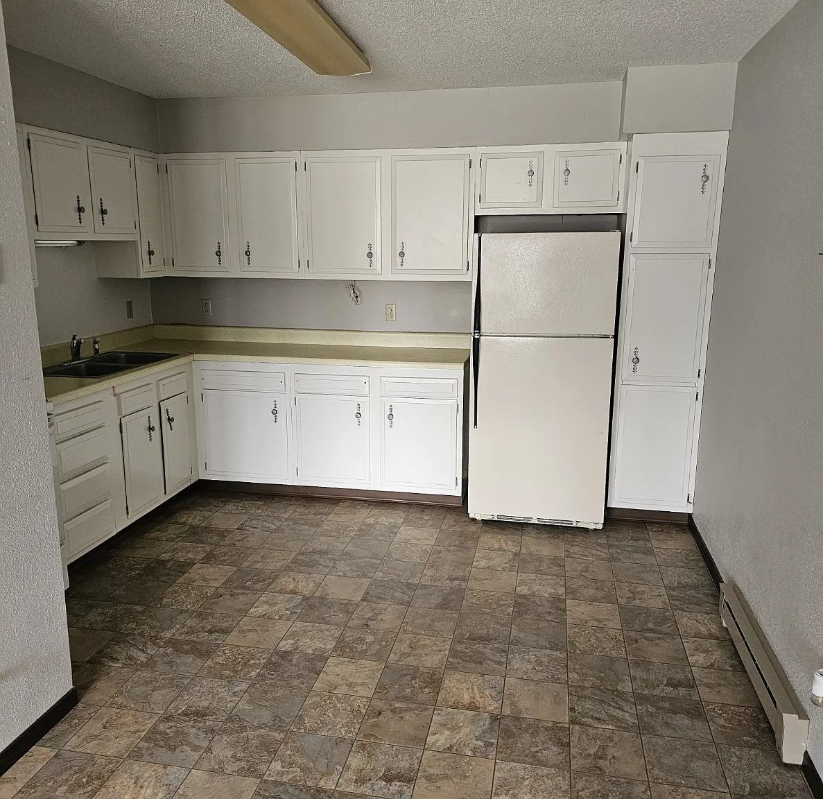 Edmore Apts - 6 — Photo 3