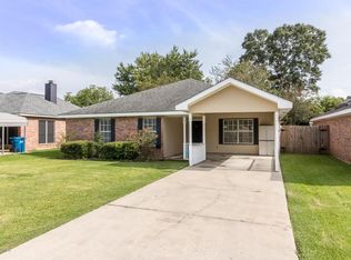 305 Caledonia Dr, Lafayette, LA 70508