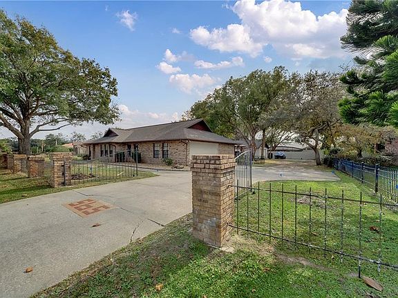 2nd image of 565 Summerhaven Dr